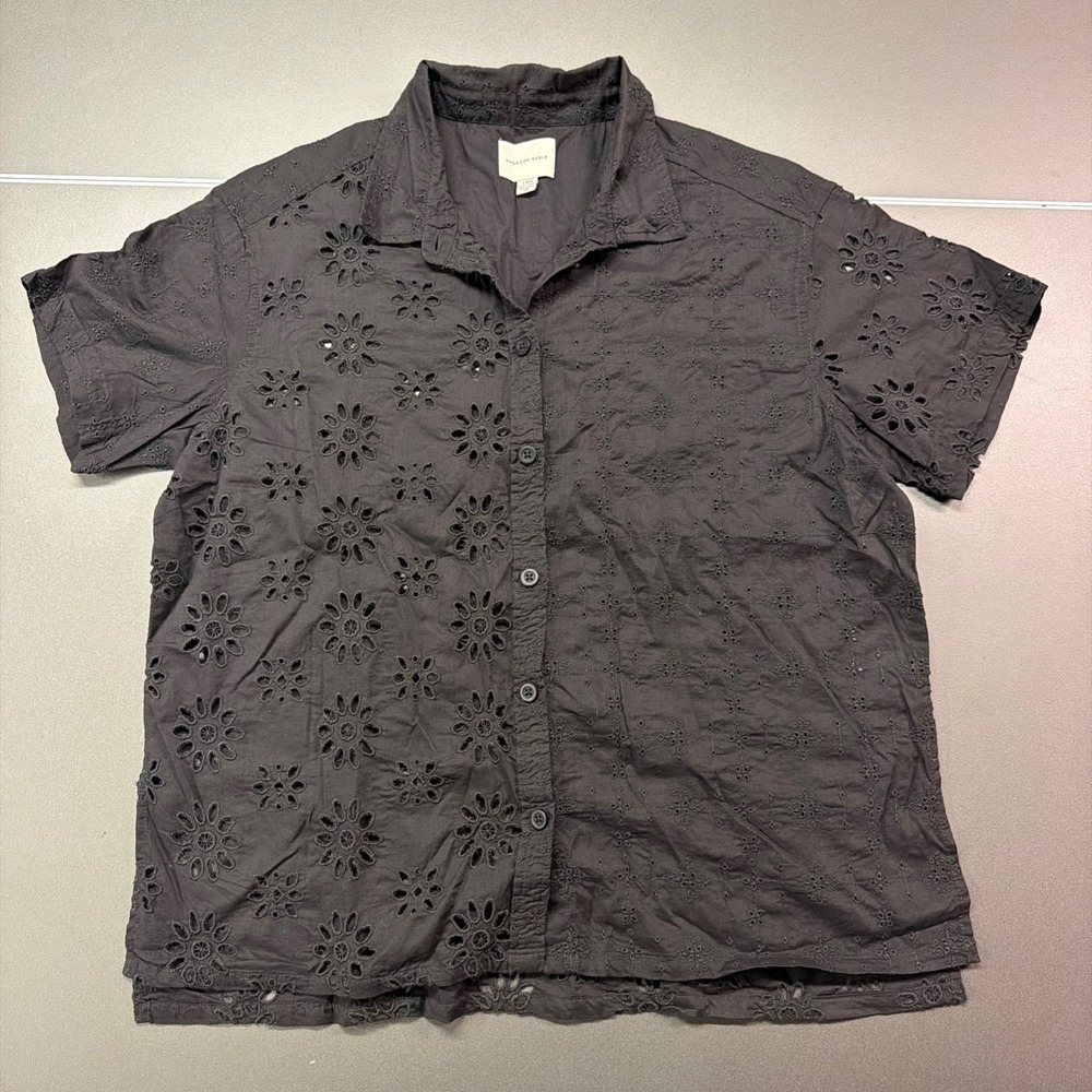 American Eagle Black Eyelet‎ Floral Embroidered Short Sleeve Button Down Shirt L